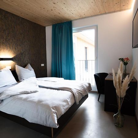 Motel Q Zimmern ob Rottweil Экстерьер фото