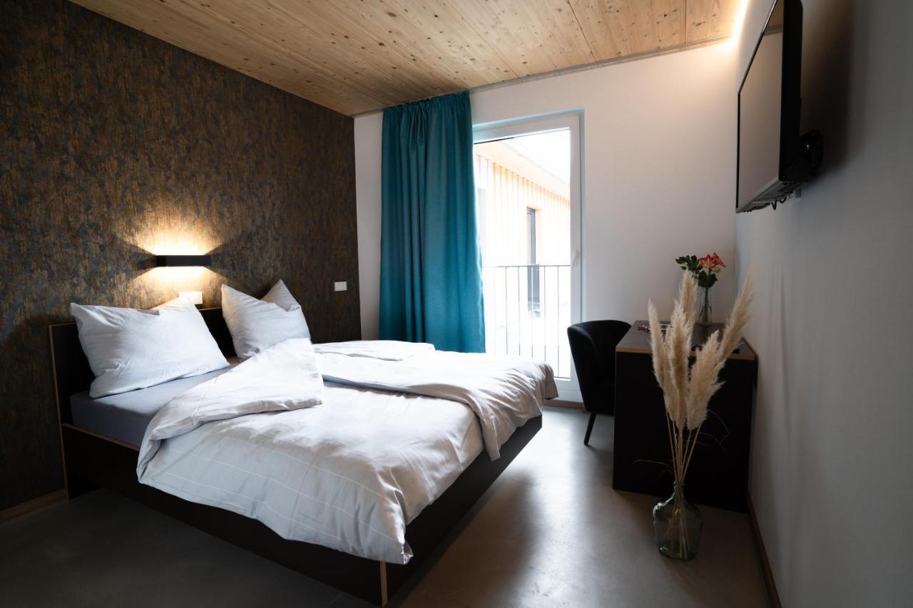 Motel Q Zimmern ob Rottweil Экстерьер фото
